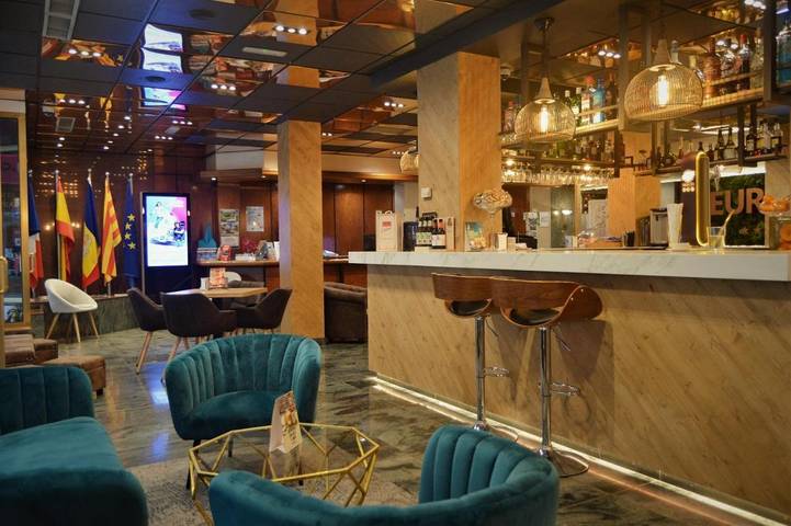 Hôtel pour 2 personnes, avec terrasse dans Escaldes-Engordany - 4
