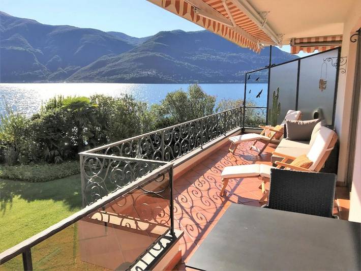 Ferienwohnung für 2 Personen, mit Balkon und Seeblick in Brissago