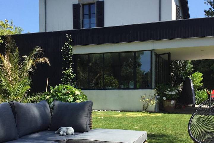 Location de vacances pour 9 personnes, avec terrasse et jardin dans Aguilera