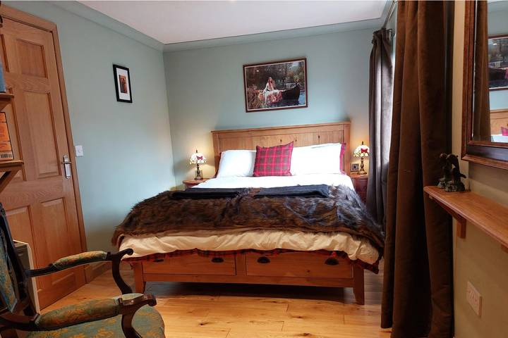 1 Bed Lodge - Sleeps 2 - Pets Ok - Free Parking in Highlands