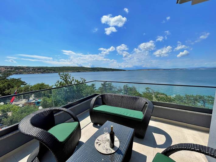 Ferielejlighed for 4 personer, med balkon/terrasse og pool i Krk