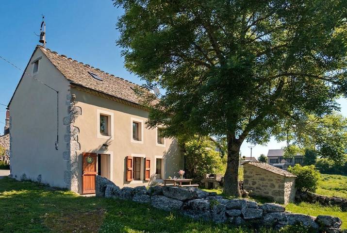 Gîte pour 7 personnes, avec vue et jardin à Saint-Paul-le-Froid