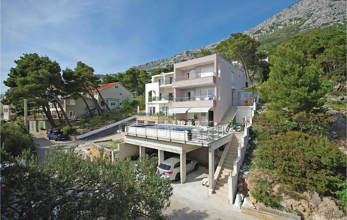 Ganze Ferienwohnung, Gemütliche Ferienwohnung mit Meerblick, Pool, Parkplatz und Terrasse – 800 m vom Strand entfernt in Punta Soline, Brela