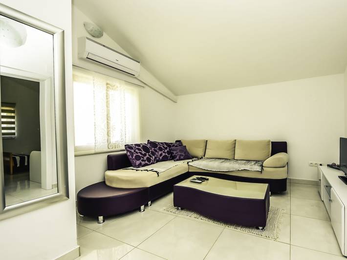 Ferienwohnung für 6 Personen, mit Terrasse in Starigrad - 2