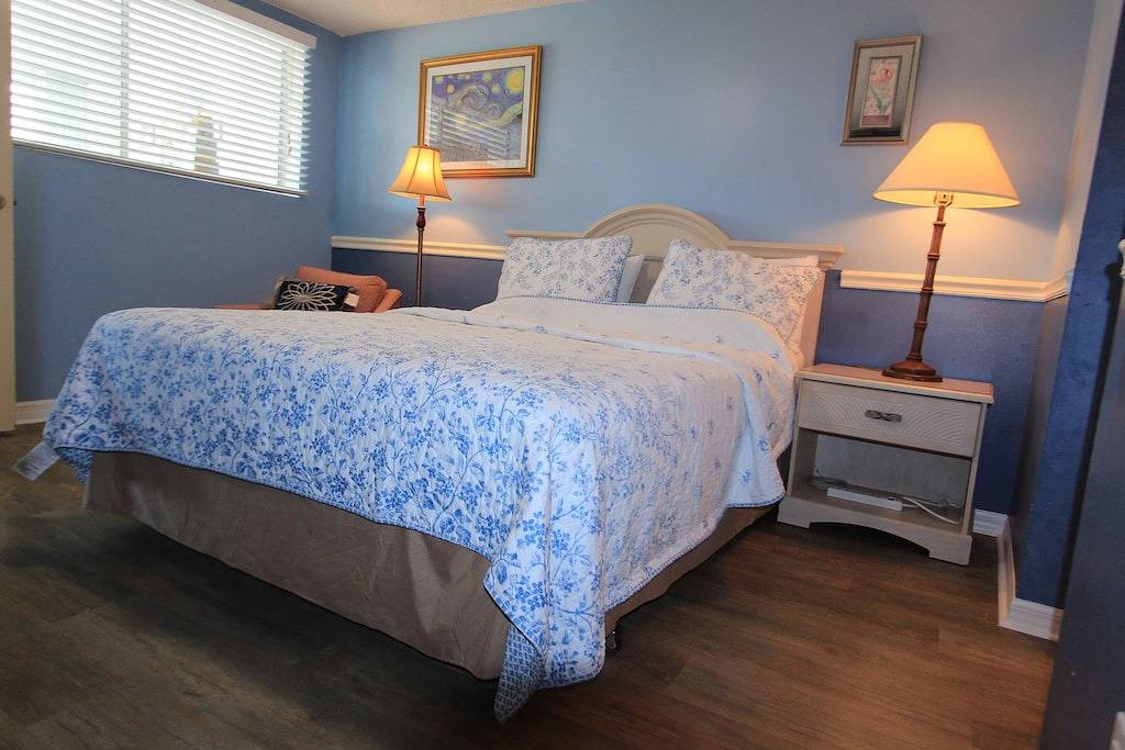 Ganze Wohnung, Beachfront with Ocean View, Spa, and Heated Pool in Cape Canaveral in Cape Canaveral, Space Coast