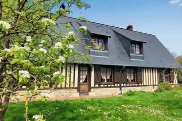 Gîte pour 10 personnes, avec jardin à Sainte-Opportune-la-Mare