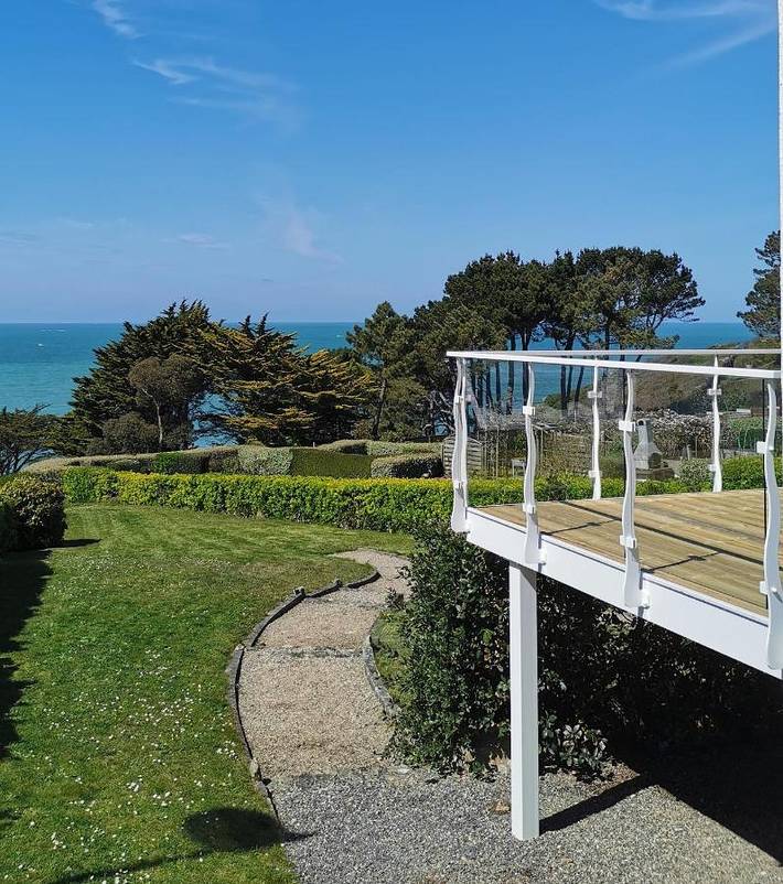 Location de vacances pour 6 personnes, avec Balcon et Terrasse ainsi que Jardin et Vue dans Plage des Sables Blancs