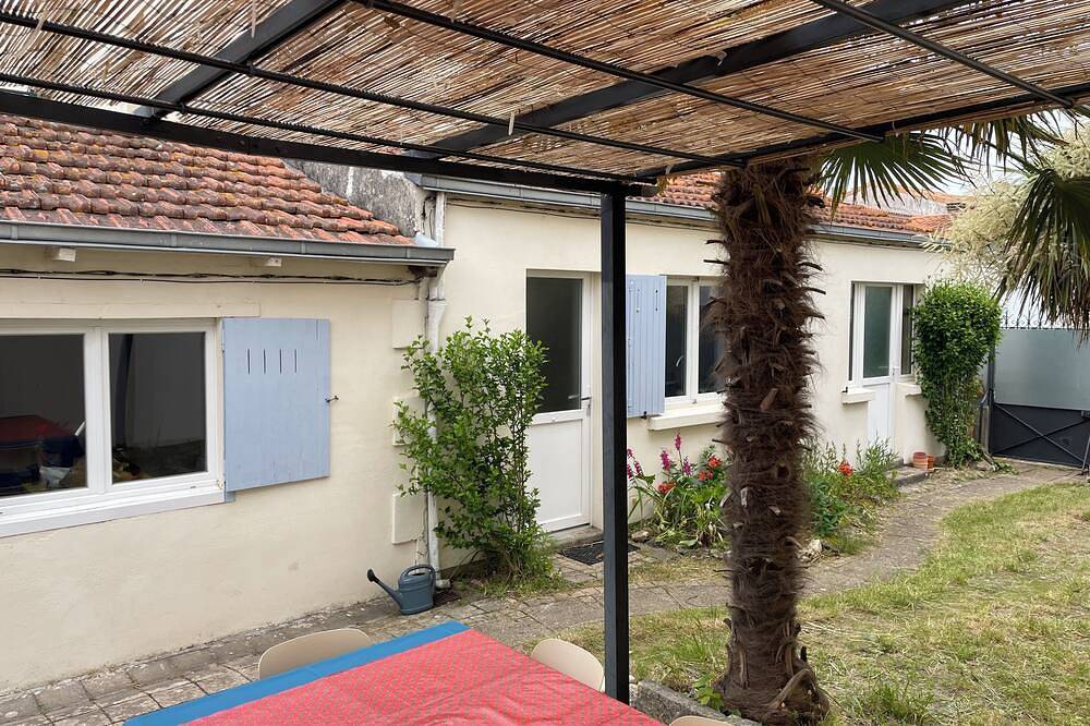 Charming house facing the Atlantic, garden and pergola 2 min from beaches in Fouras, Rochefort und Umgebung