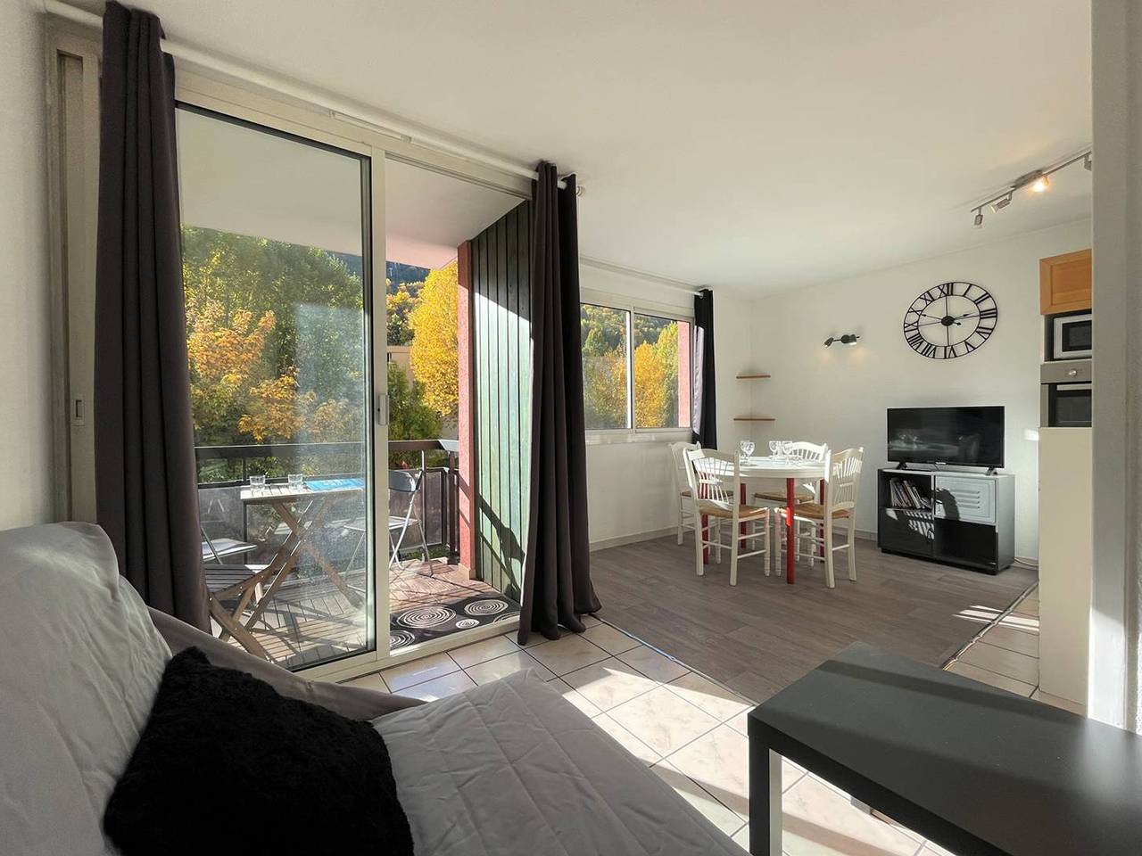 Entire apartment, Cozy Studio in Briançon - Near Prorel Cable Car & Town Center, Sleeps 4 in Briançon, Serre Chevalier