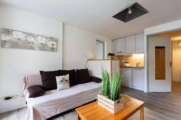 Gîte pour 4 personnes, avec vue et balcon dans Office De Tourisme De Saint Laurent Soulan - 2