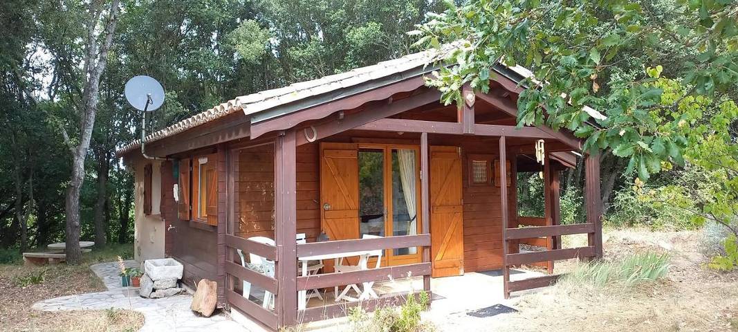 Maison de campagne pour 4 personnes, avec terrasse ainsi que jardin et vue à Albières