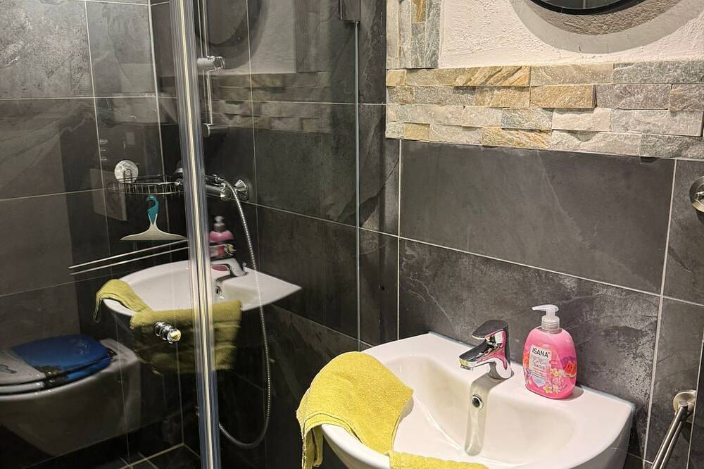 Ganze Wohnung, Haus Monika - ruhige Ferienwohnung in Fürstenfeldbruck, Oberbayern