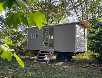 Maison de campagne pour 2 personnes, avec vue ainsi que vue sur le lac et jardin à La Ferté-Gaucher