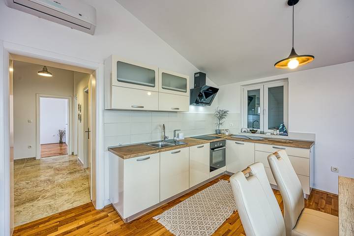 Ferienwohnung für 5 Personen, mit Balkon/Terrasse in Umag - 3