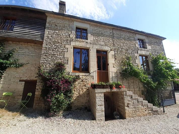 Location de vacances pour 10 personnes, avec Terrasse et Jardin à Argançon