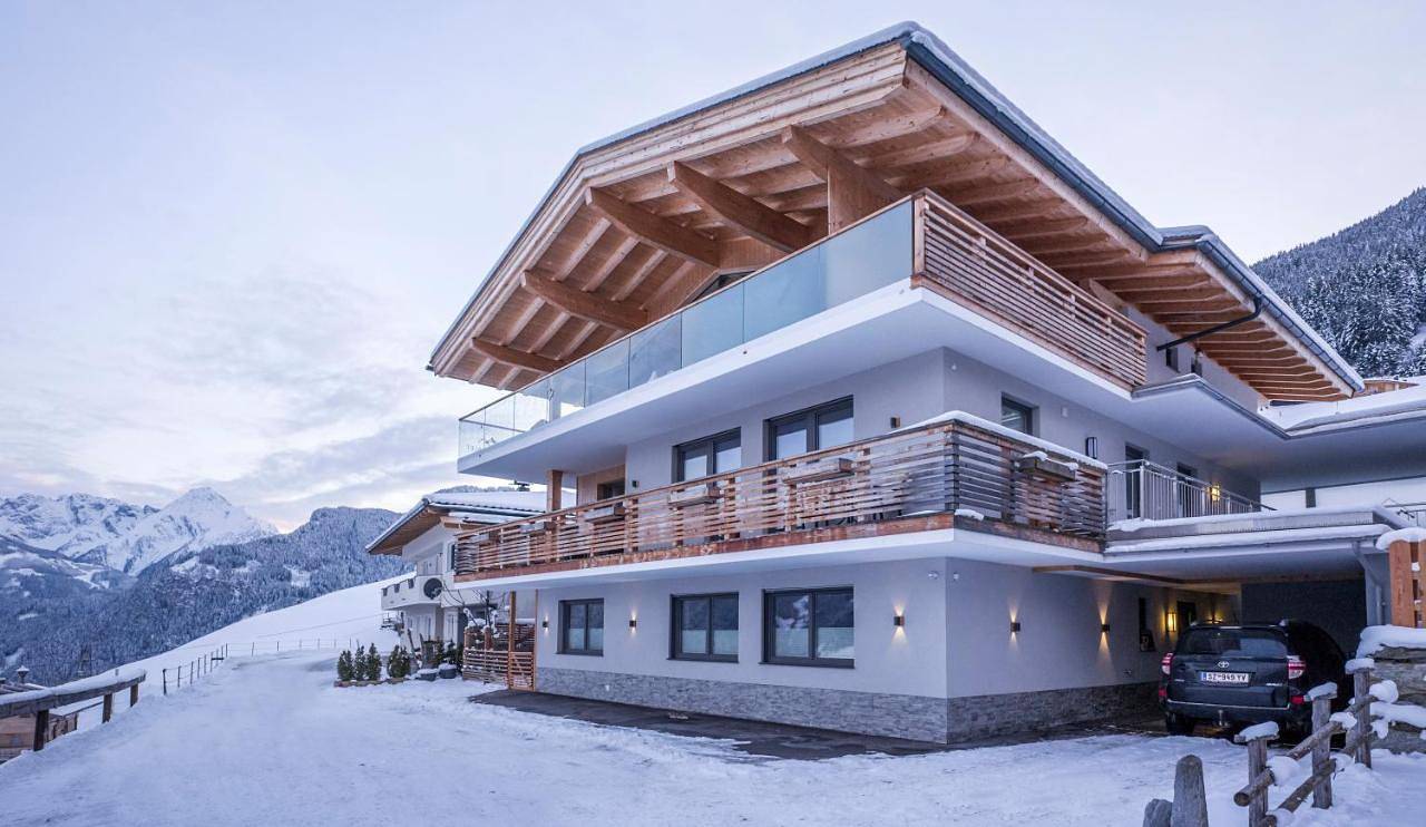 Ganze Wohnung, Two-Bedroom Apartment with Terrace in Tuxer Alpen, Hippach