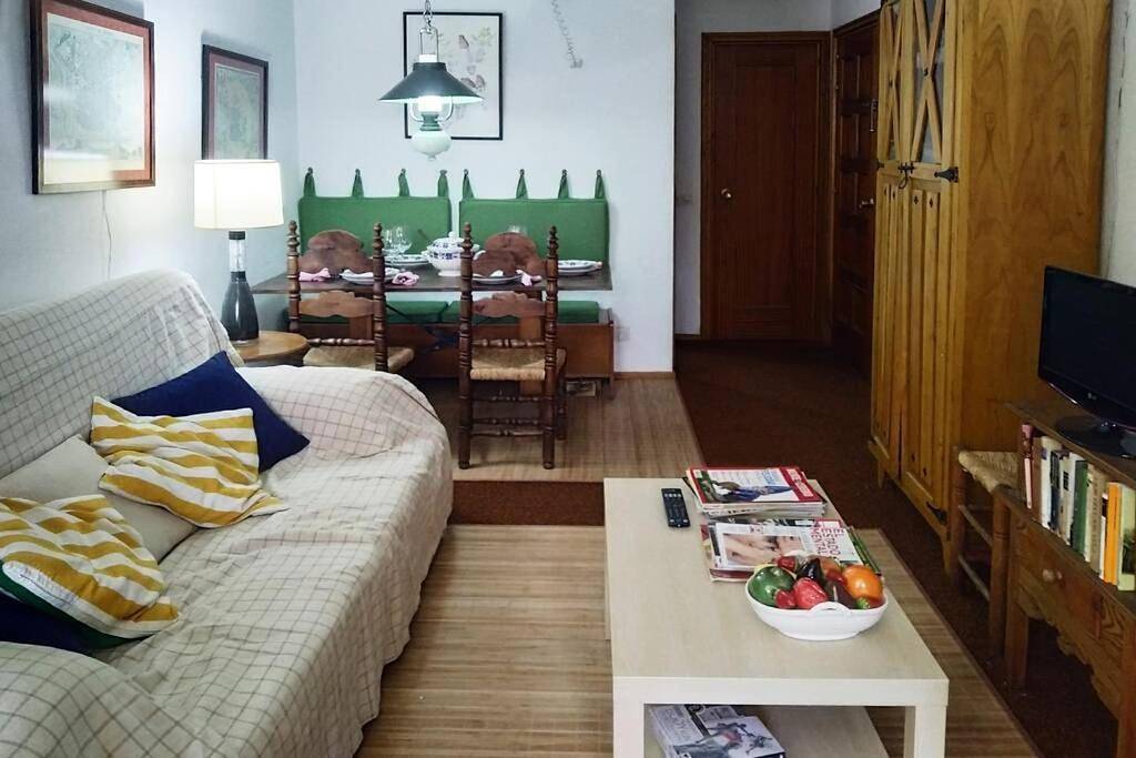 Apartamento entero, Dúplex con piscina climatizada y sauna, El último rincón in Estación de esquí de La Pinilla, Cerezo de Arriba