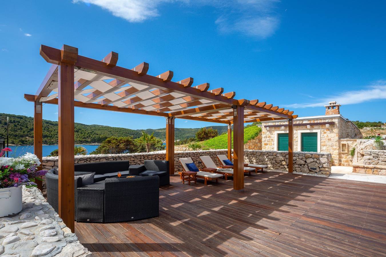 Sensational Island Villa | Villa Host Light House | 2 Bedrooms | Exclusive Island House in Split-Dalmatien