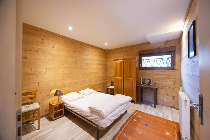 Location de vacances pour 6 personnes, avec jardin, animaux acceptés à Les Déserts