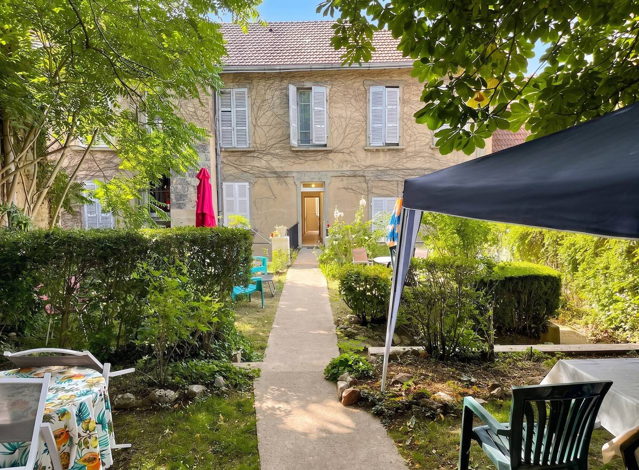 Ganzes Studio, Gemütliches Studio in Néris-les-Bains, 10 m² mit Wlan in Néris-les-Bains, Montluçon und Umgebung