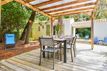 Gîte pour 6 personnes, avec terrasse et jardin dans Plage de la Clère