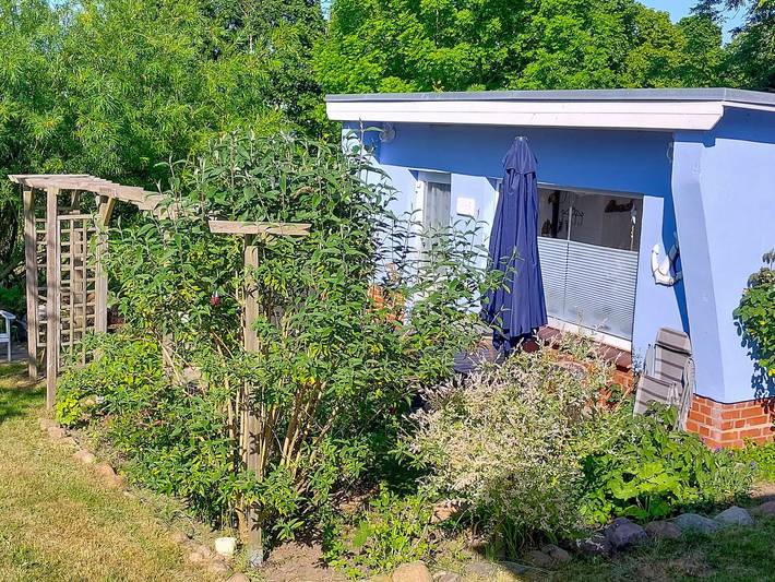 Ferienhaus für 3 Personen, mit Terrasse und Garten in Kröslin