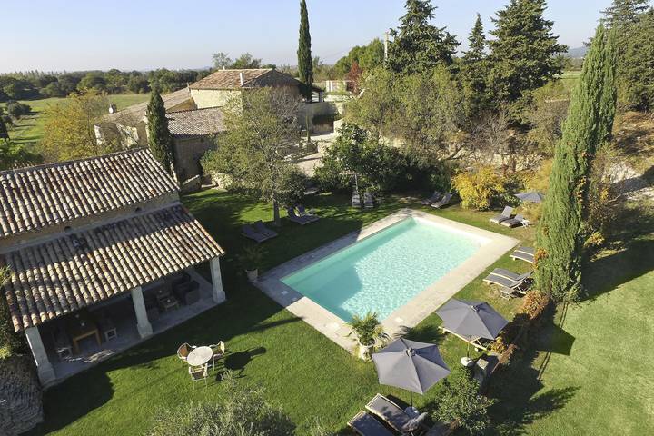 Gîte pour 3 personnes, avec piscine, animaux acceptés