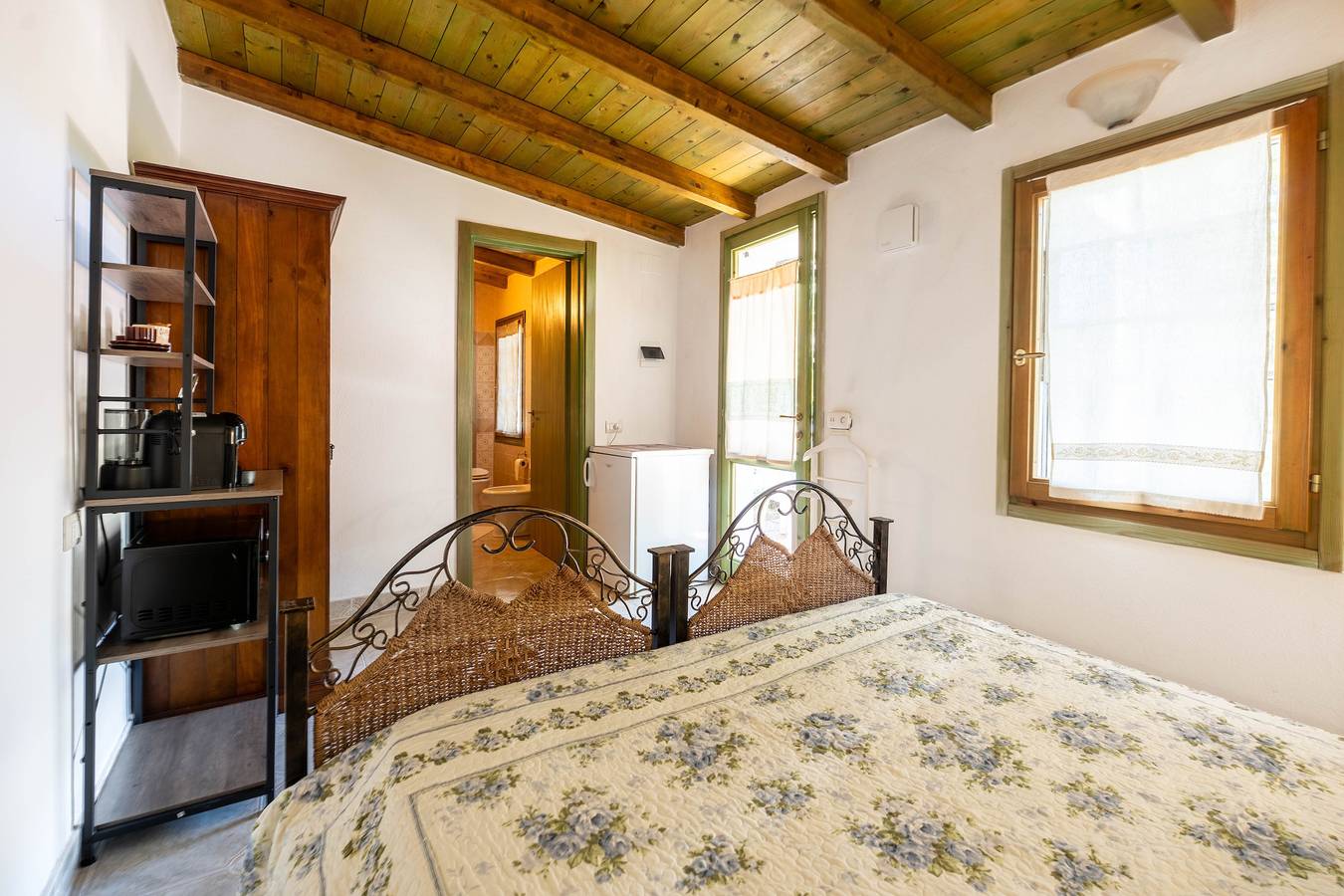 Camera 'Melograno' con giardino privato e aria condizionata in Foxi, Quartu Sant'Elena