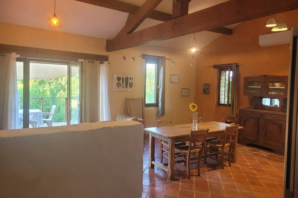 Cozy 2-bedroom chalet in gorgeous Roumengoux with Ac in Roumengoux, Ariège
