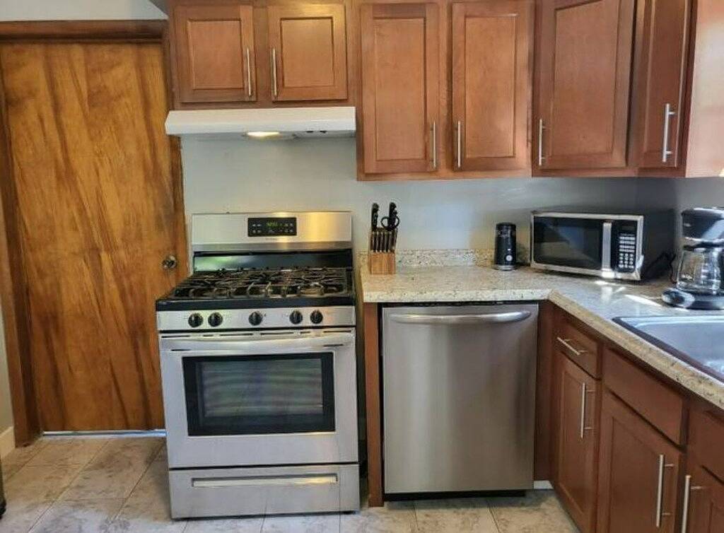 The Bread & Butter-Near Kings-1 Qu.-7 Parking Spaces and Bicycles!\n\n in Bloomington (IN), Monroe County (IN)