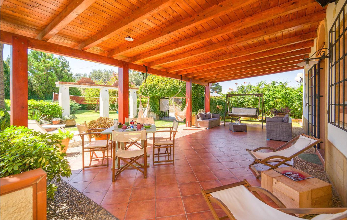 200 sqft Apartment w/ Etagenbett, Pool & Flussblick in Partinico, Palermo Provinz