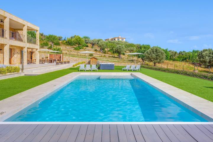 Villa für 12 Personen, mit Kinderpool und Garten sowie Whirlpool in Pollença - 2