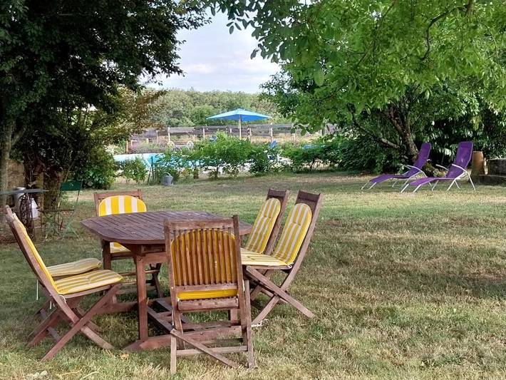 Location de vacances pour 6 personnes, avec jardin ainsi que vue et piscine à Châtillon-sur-Indre - 4