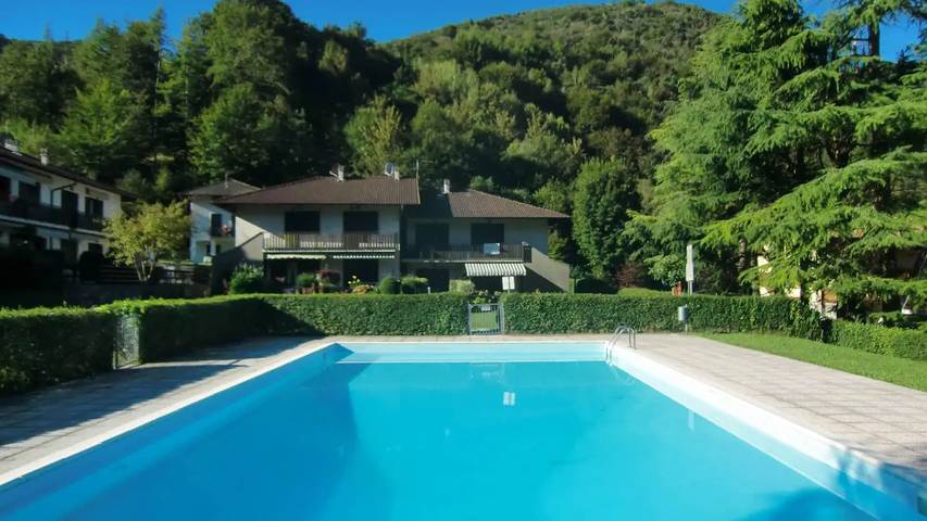 Gîte pour 4 personnes, avec jardin à Molina di Ledro