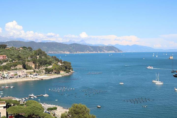 Ferienwohnung für 6 Personen, mit Balkon und Terrasse sowie Ausblick in Portovenere