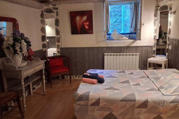 Gîte pour 3 personnes, avec terrasse à Nohèdes - 2