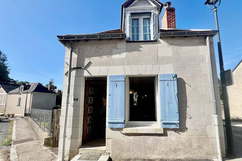The Squirrels' Enclosure in Amboise, Tours region