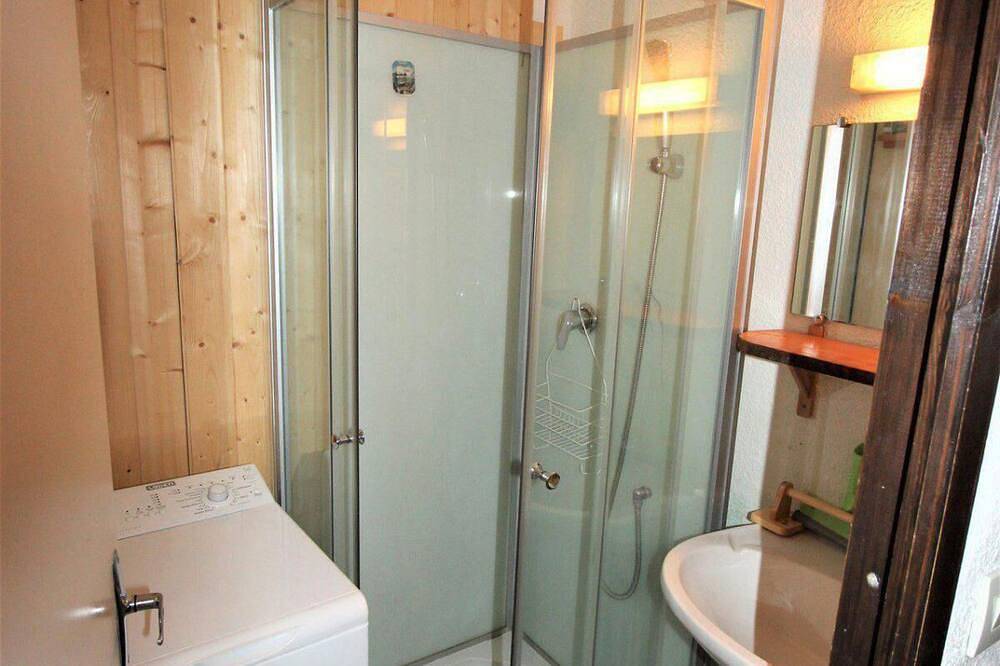 Appartement entier, 240m du centre station, 4ème étage, balcon, télévision, casier à ski, 25m², La Norma in La Norma, Villarodin-Bourget