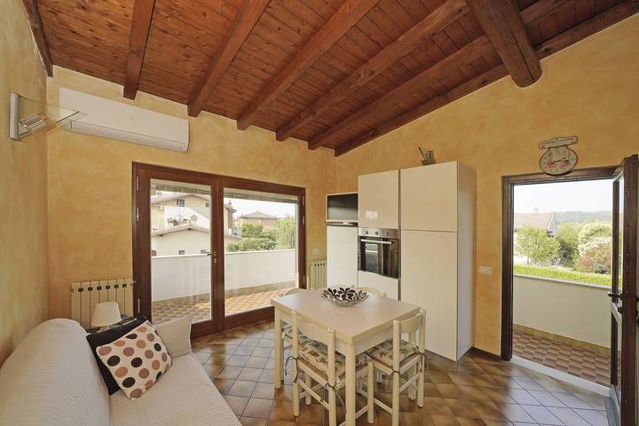 Ferienwohnung für 4 Personen, mit Terrasse und Garten sowie Pool in Puegnago sul Garda
