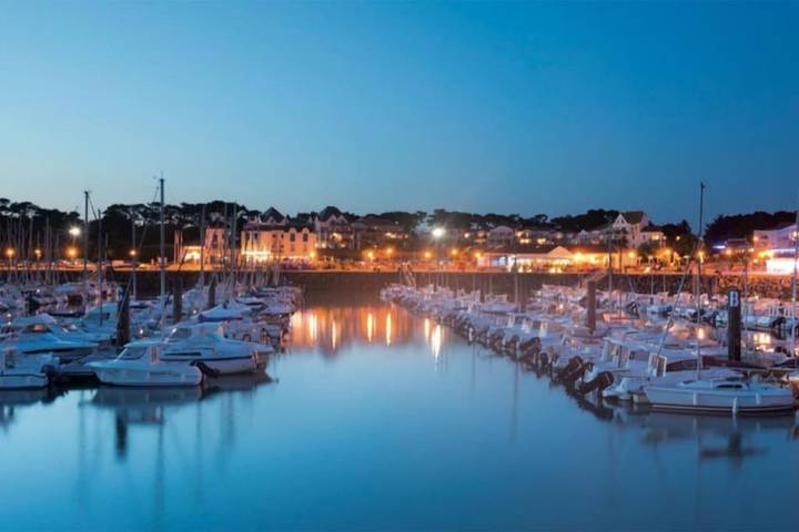 Location de vacances pour 6 personnes, avec Balcon ainsi que Terrasse et Vue à Jard-sur-Mer