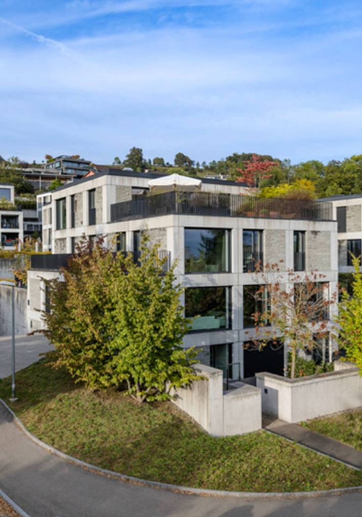 Ganze Wohnung, Wunderbare Dachgeschoss-Maisonette in Meilen mit herrlichem Seeblick in Meilen, Kanton Zürich