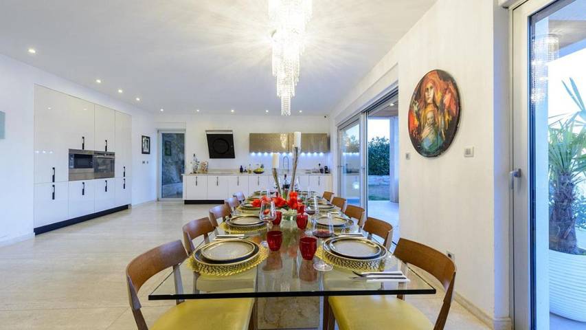 Villa pour 10 personnes, avec jardin à Lozica - 2