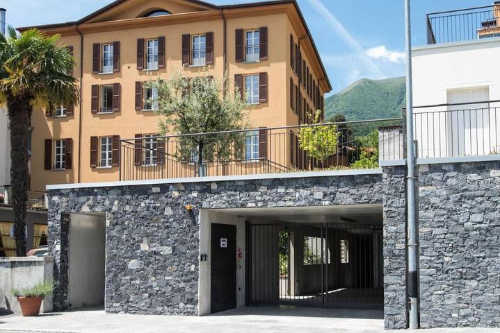 Appart’hôtel pour 6 personnes, avec Jardin et Vue sur le lac dans Carlazzo
