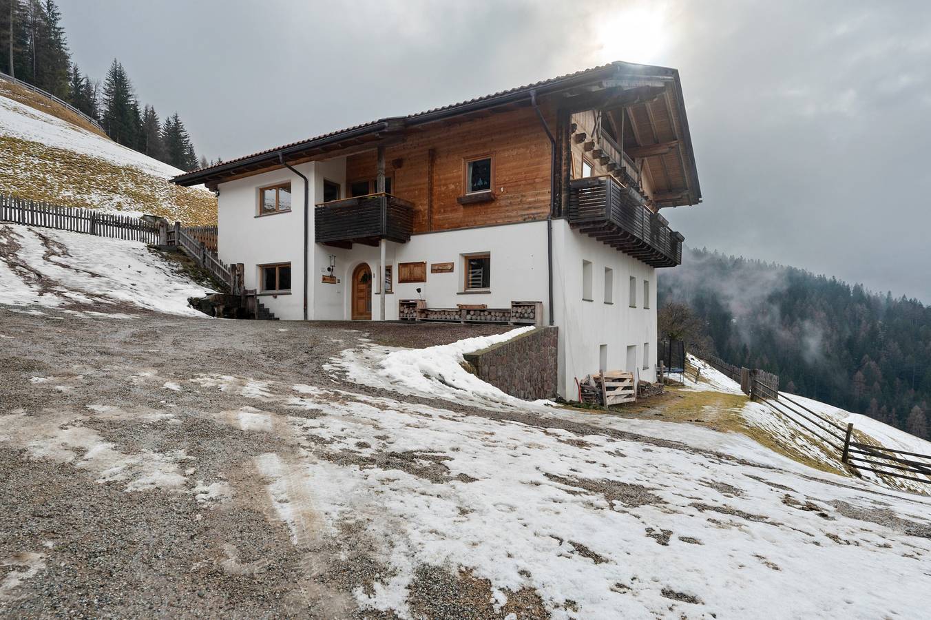 Ganze Wohnung, Ferienwohnung 'Kuhglocke' mit Bergblick, privater Terrasse und Wi-Fi in Sarntal, Sarntaler Alpen