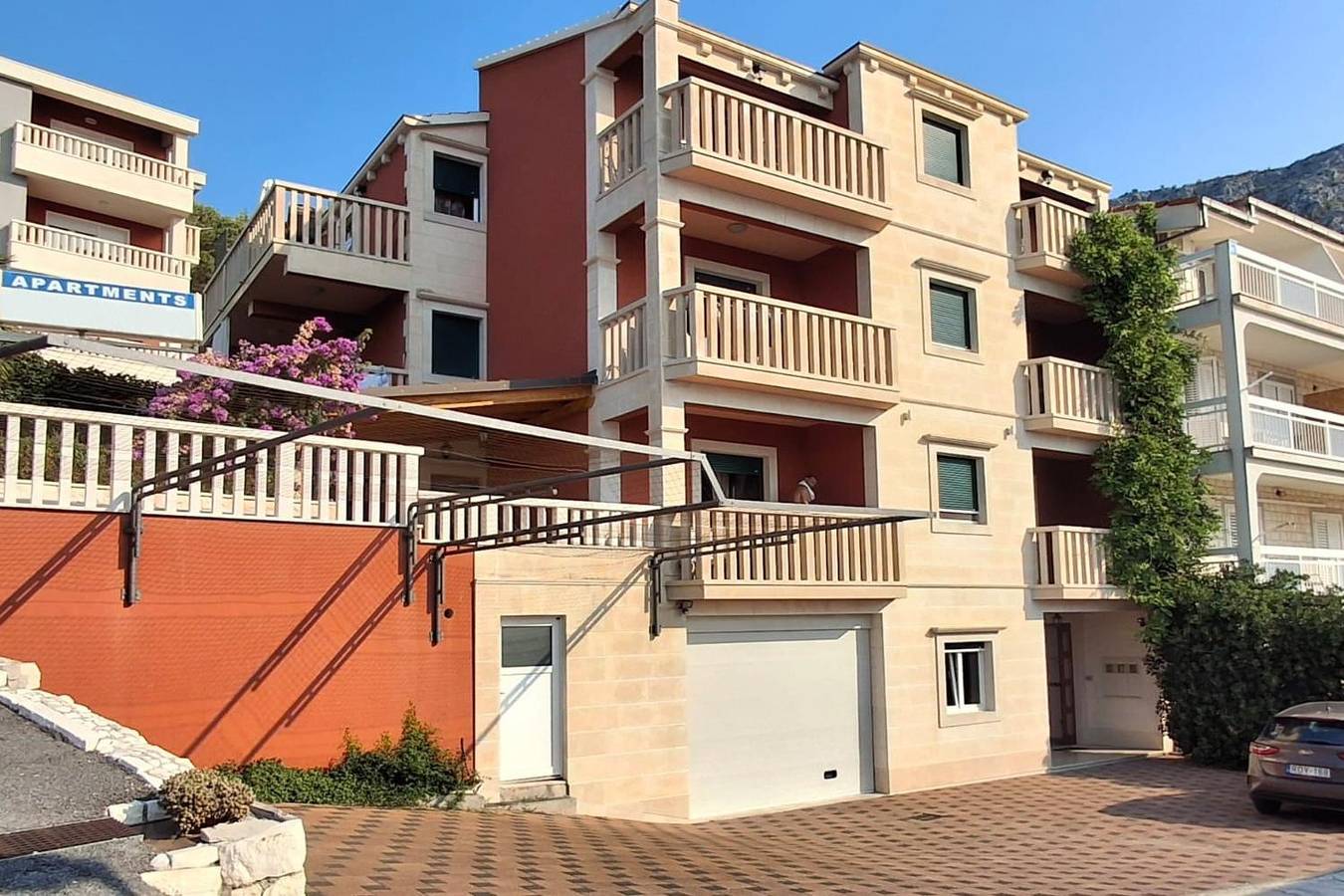 Ganze Wohnung, 1-Zimmer-Ferienwohnung mit Balkon und Meerblick Duce (Omis) A-23509-b in Dugi Rat, Omis-Riviera