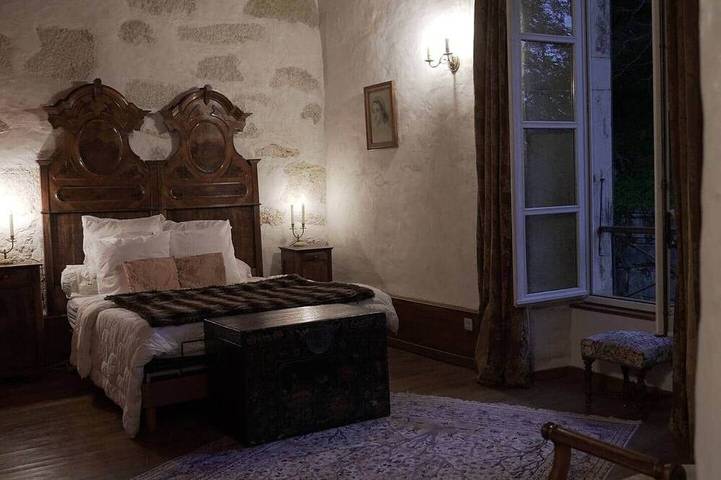 Chambre d'hôtes supérieure Mystère- Château in Montanges, Nantua