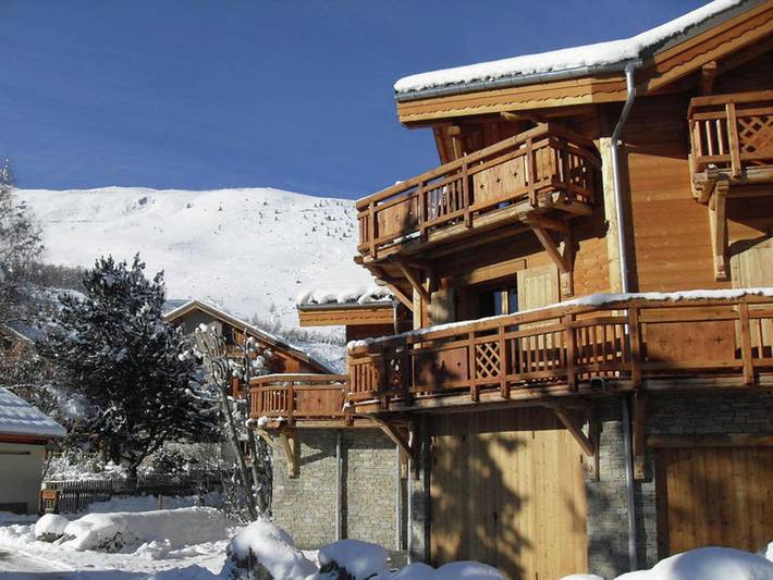 Alpien Chalet w/ Sauna in Mont-de-Lans, Les Deux Alpes