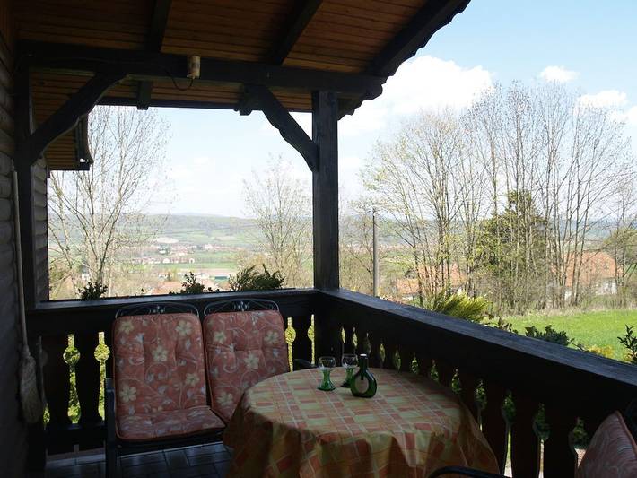 Ferienhaus für 8 Personen, mit Terrasse und Garten
