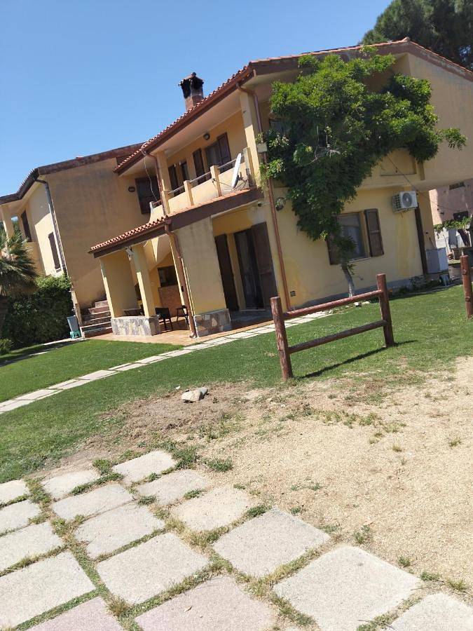 Casa vacanza per 4 persone, con Balcone e Terrazza nonché Giardino e Panorama a Solanas