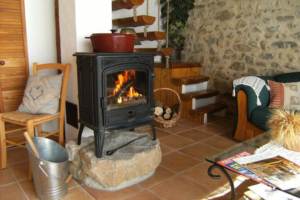 Au Clos de Lumière, un environnement exceptionnel : venez vous ressourcer ! in La Roche-des-Arnauds, Région de Gap